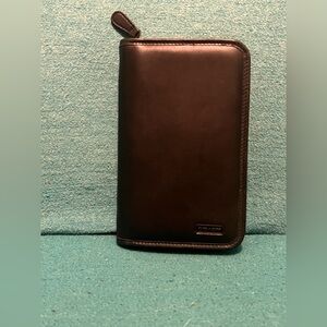 Vintage black Coach wallet/phone case with notepad
